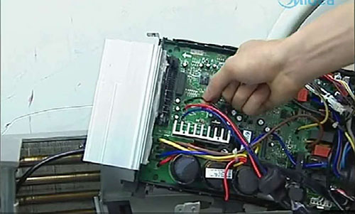 辉县美的空调电话是多少